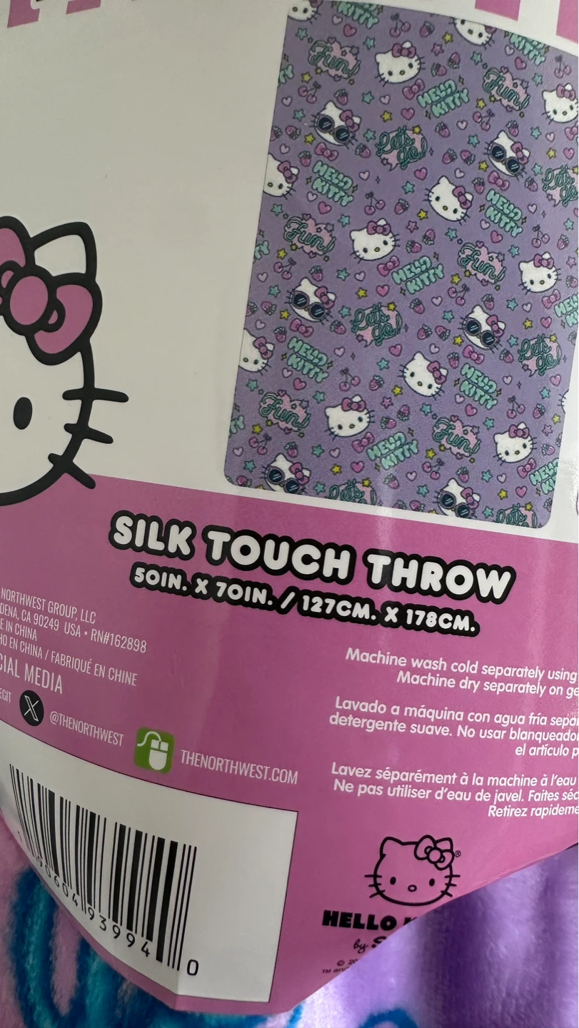 Hello Kitty Silk Touch Throw Blanket 50in x 70in - photo 2