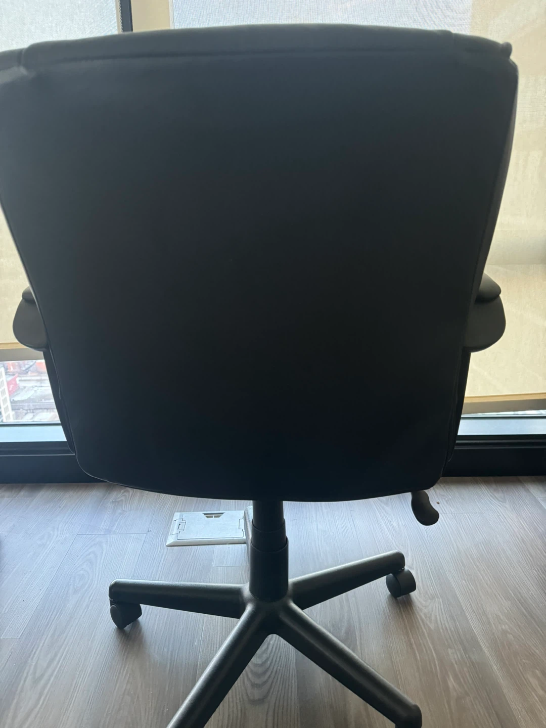 Black Office Chair with Wheels - photo 4