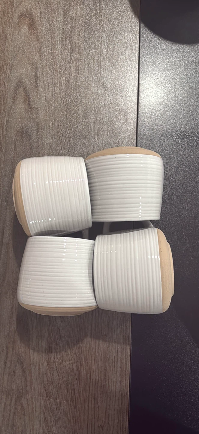16 piece White Ceramic Bowls/plates/mugs - photo 4