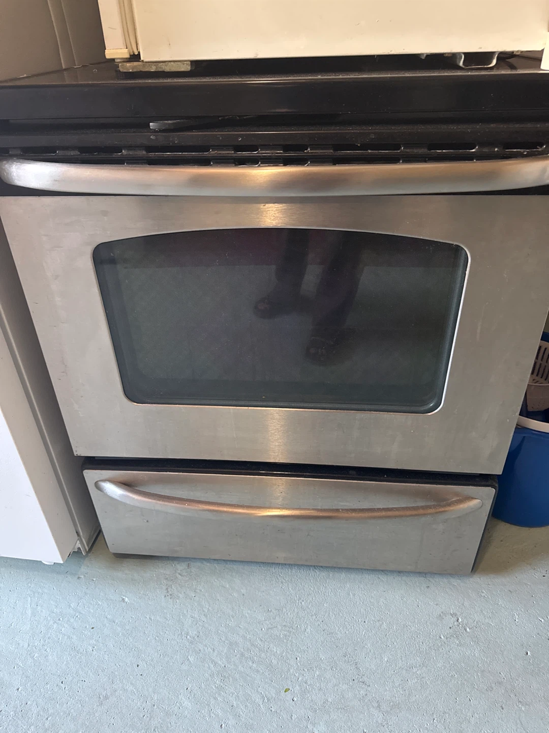 Stainless Steel Electric Range with Drawer