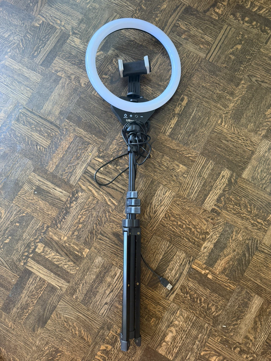 UBSize LED Ring Light with Tripod