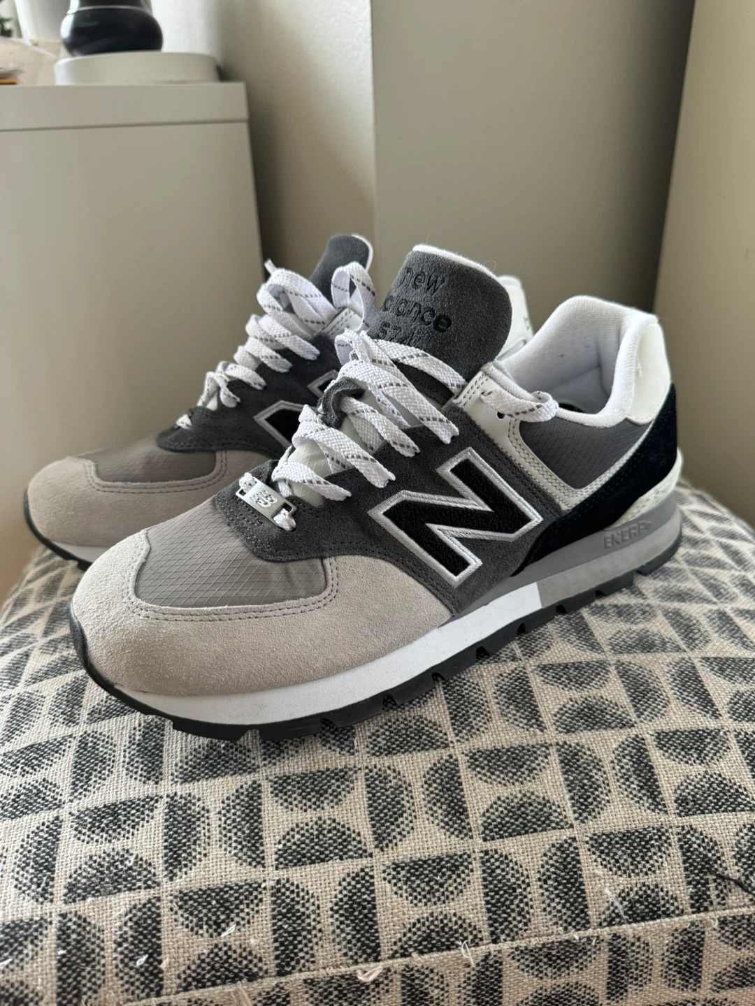 New Balance 574 Grey/White Running Shoes