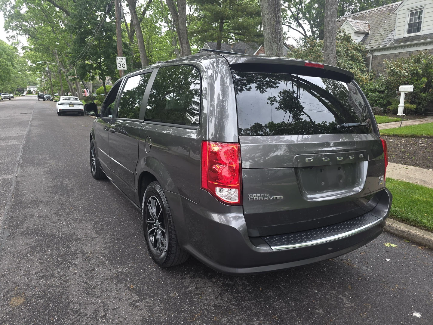 2016 Dodge Grand Caravan SXT, Stow & Go Clean, NEG - photo 5