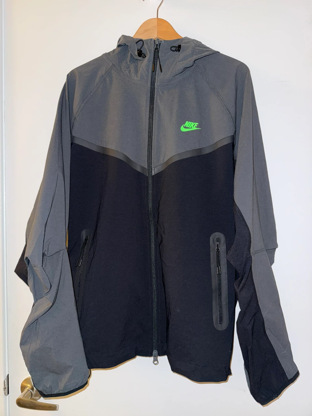 Men’s Nike Reflect Tech Woven Full-Zip Jacket - Size L
