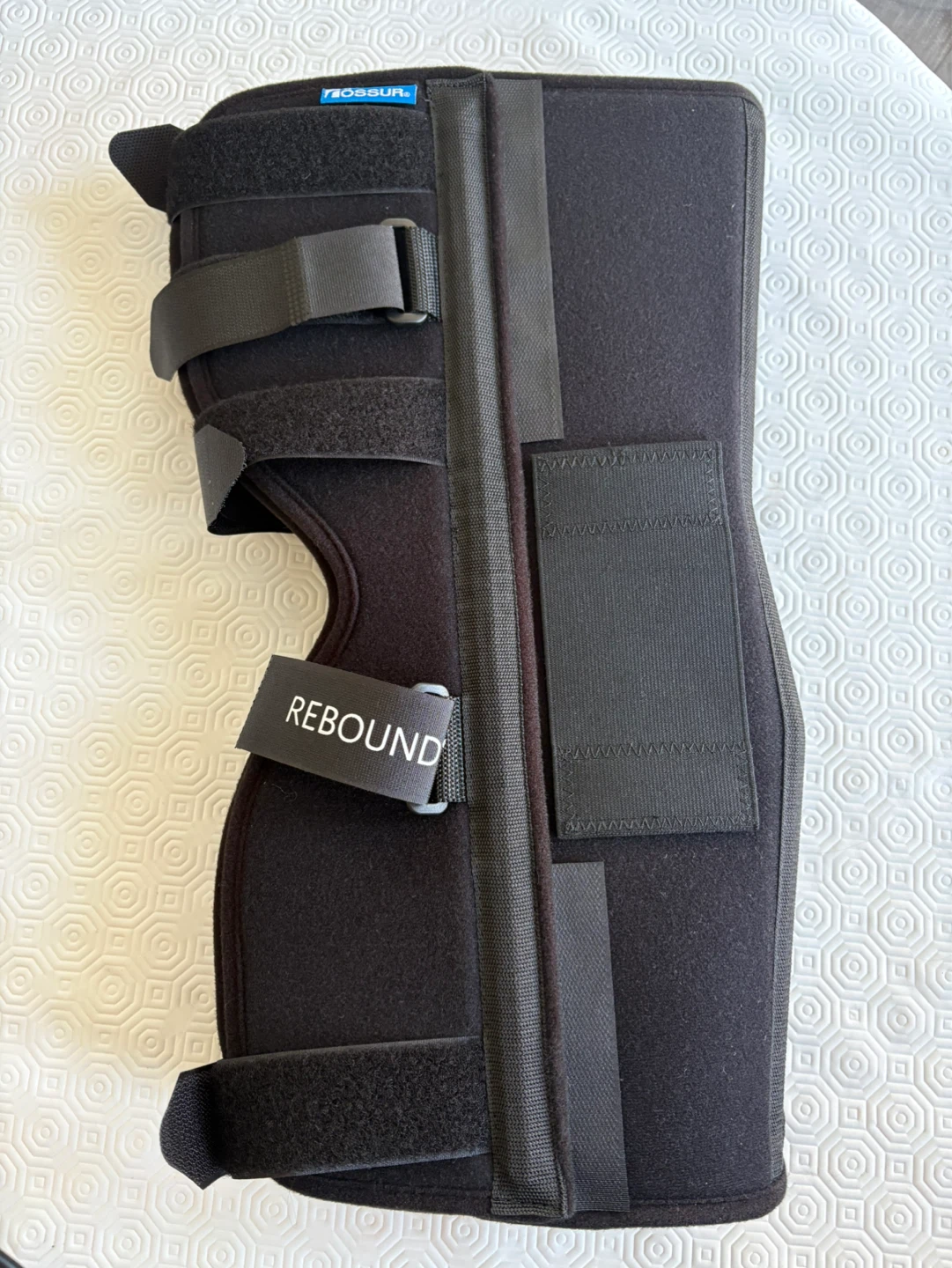Brand new -Ossur Rebound Hinged Knee Brace