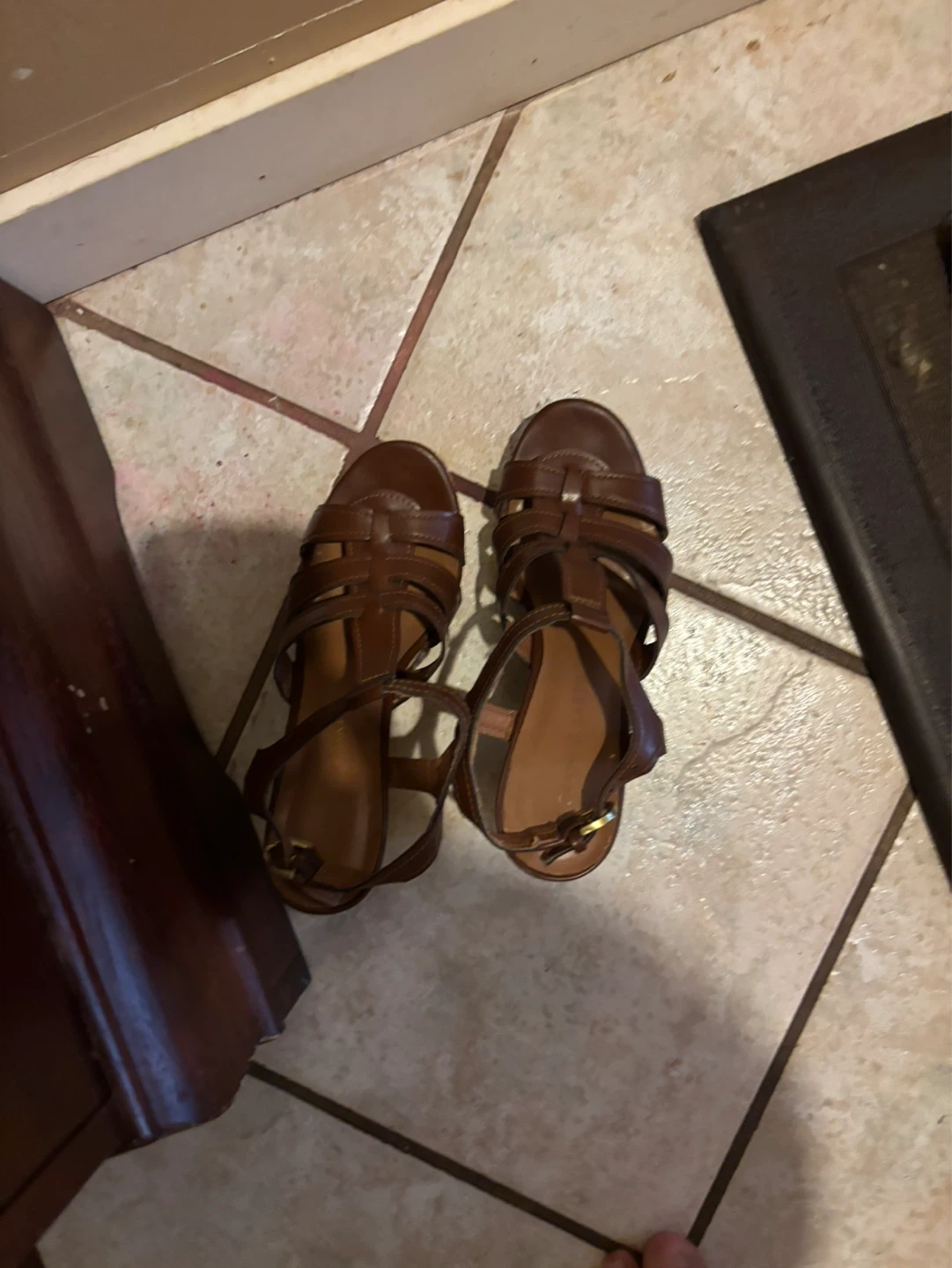 Women sandal 6-6.5 size like new - photo 2