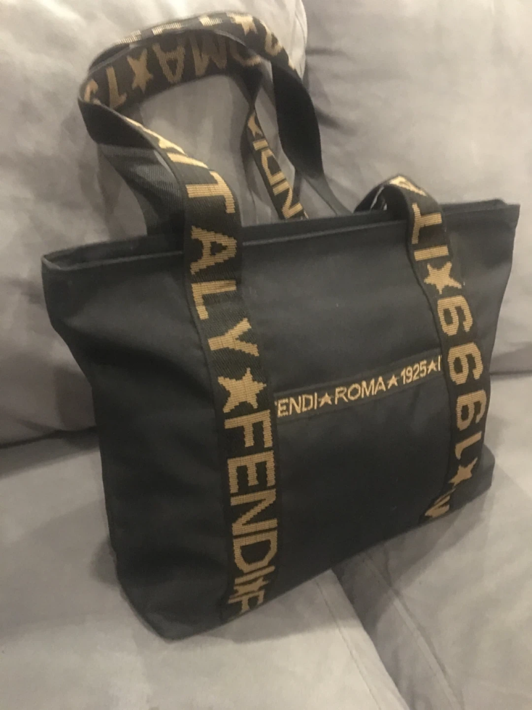Sac fourre-tout Fendi noir - photo 2