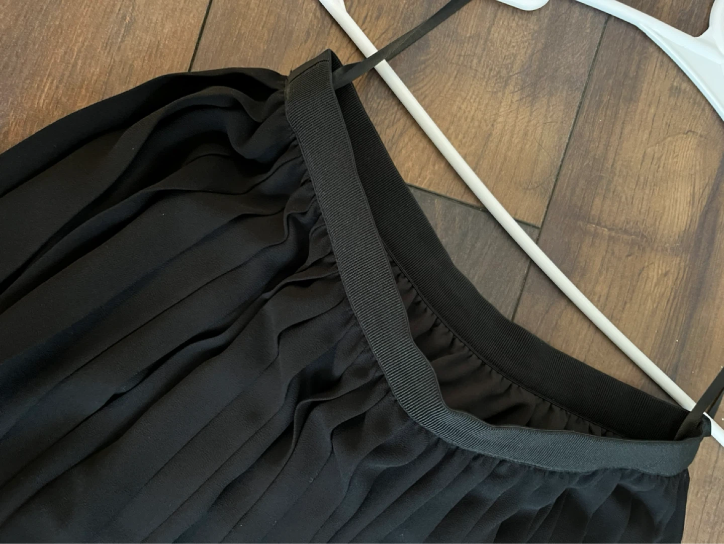 Uniqlo Pleated Midi Skirt - Black, S - photo 3