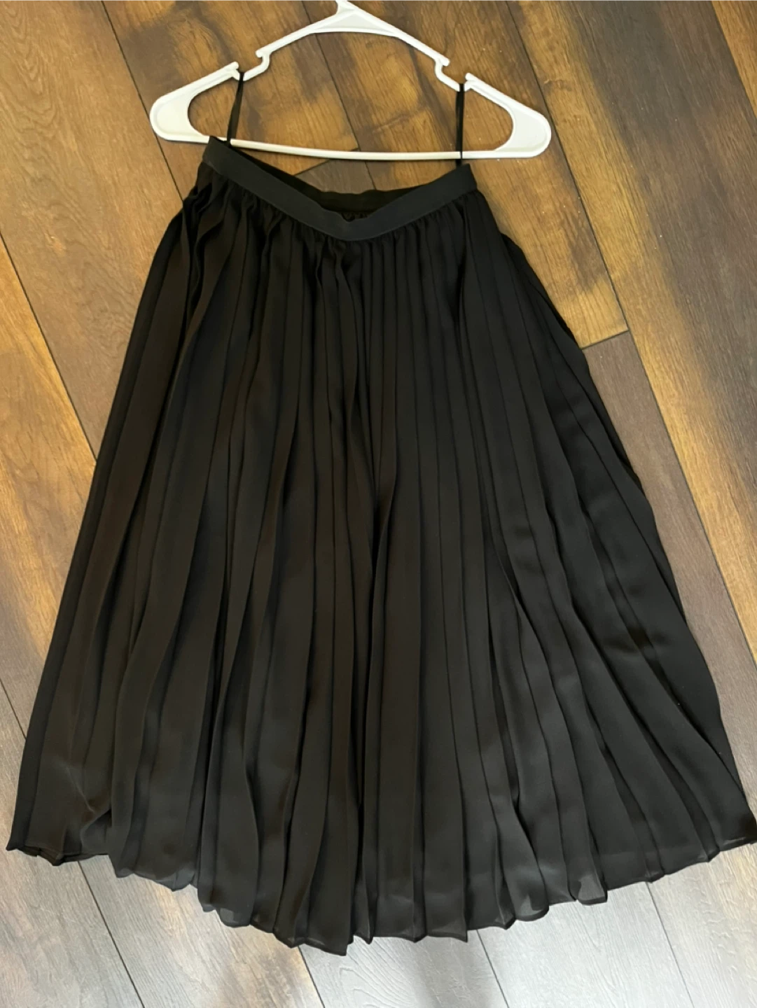 Uniqlo Pleated Midi Skirt - Black, S