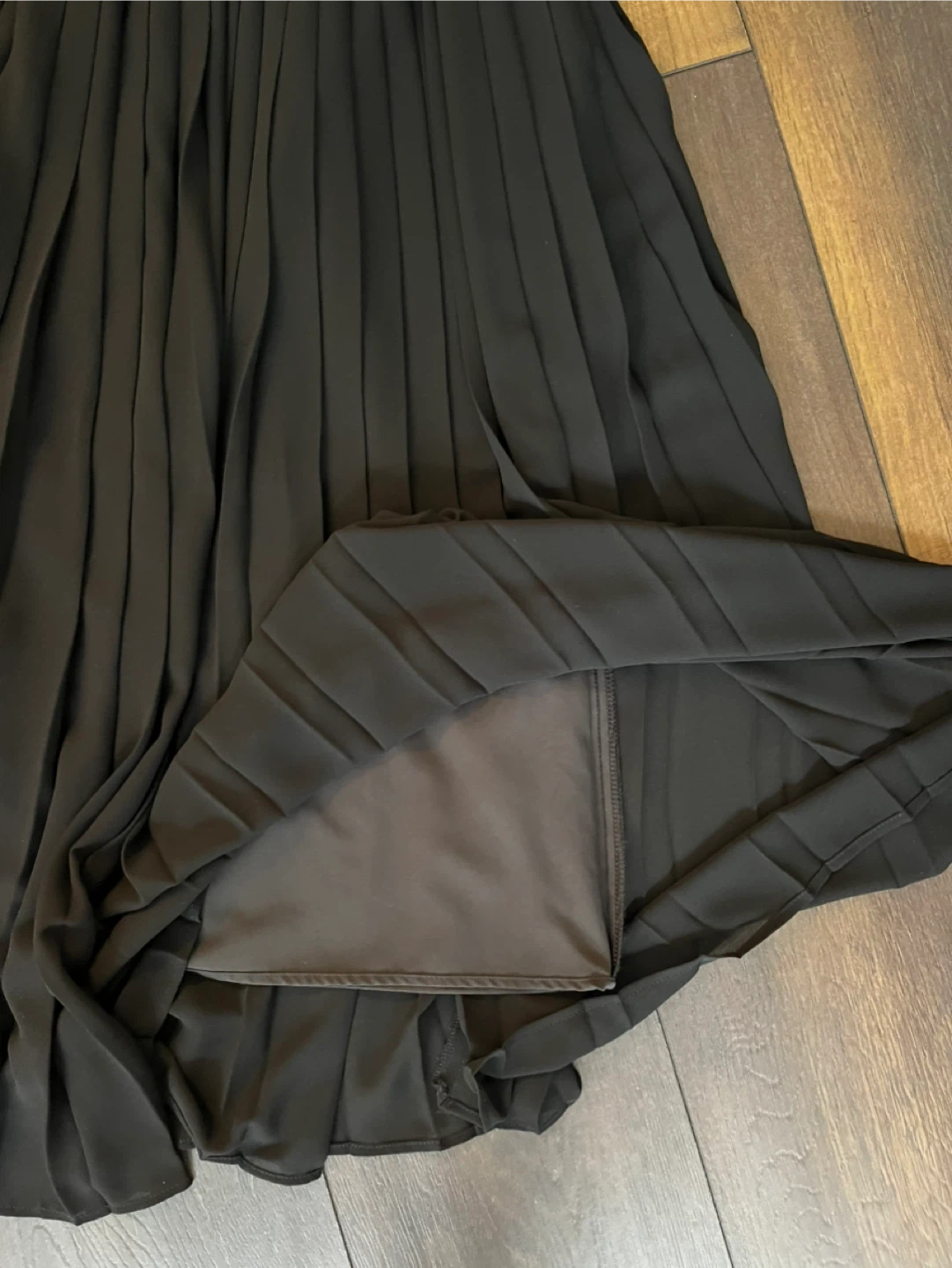 Uniqlo Pleated Midi Skirt - Black, S - photo 2