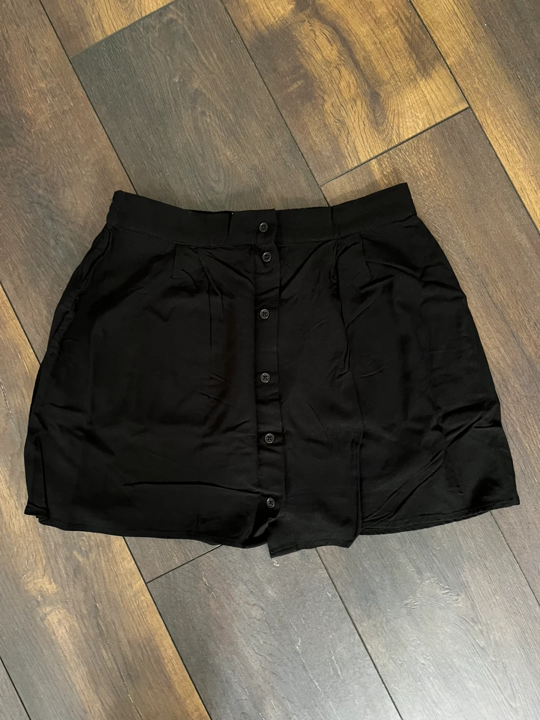 Simon’s/Twik black skirt (M)