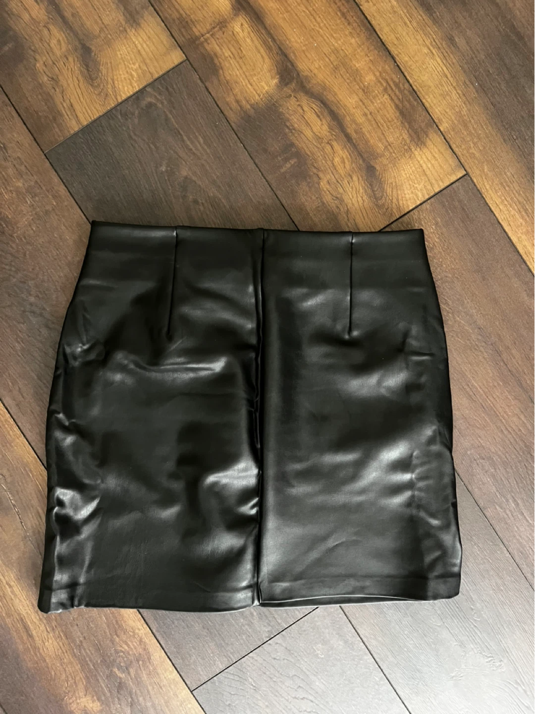 Dynamite Black Faux Leather Mini Skirt (M) - photo 2