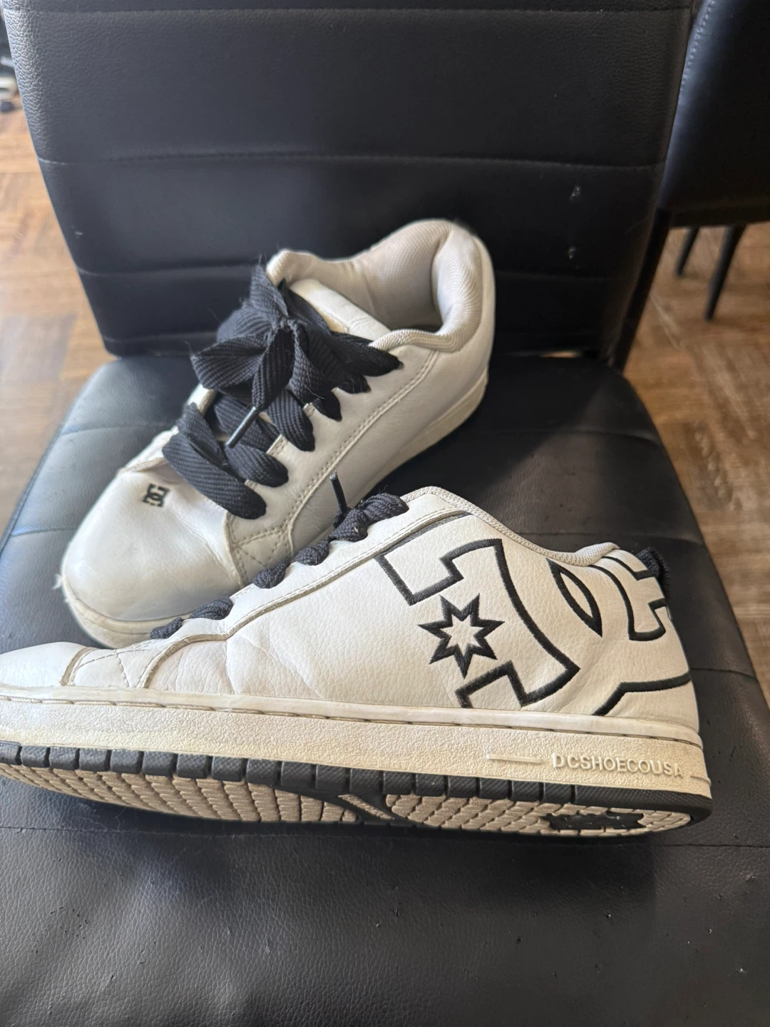 DC Shoes USA White & Black Sneakers - photo 3