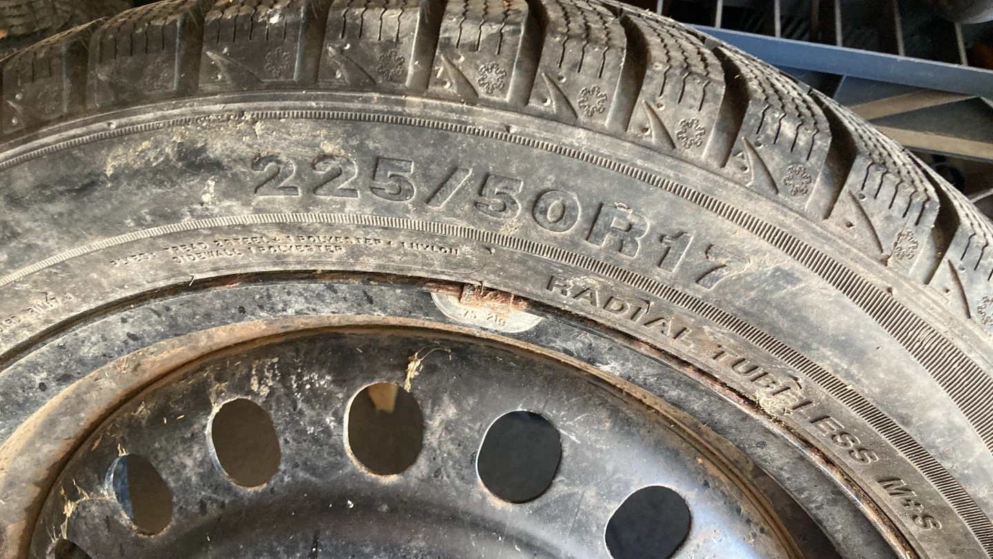 Evergreen Winter Tires with Rims - 225/50R17 - photo 2
