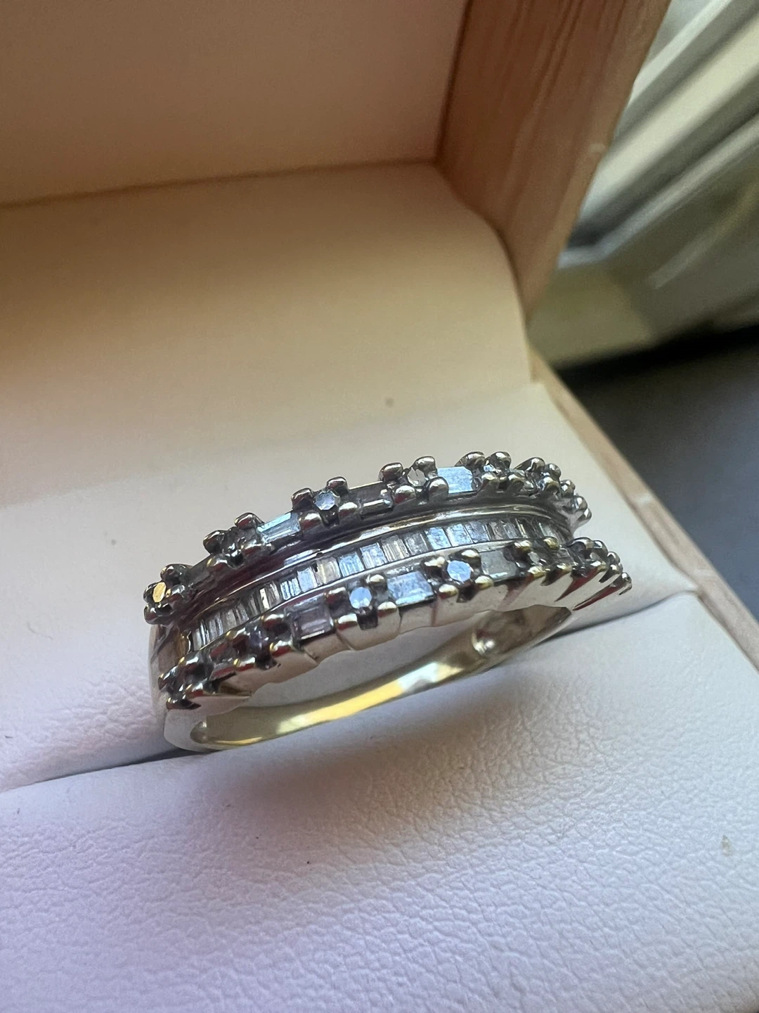10K men’s White Gold Diamond Band Ring - photo 2