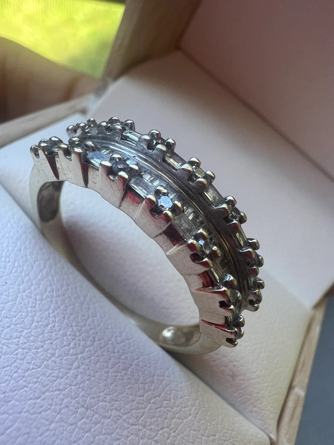 10K men’s White Gold Diamond Band Ring