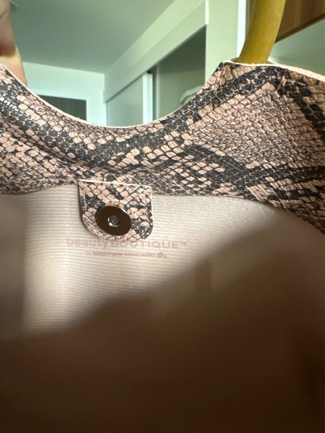 BEAUTY BOUTIQUE Pink Snake Print Tote Bag with Wooden Handles - photo 4