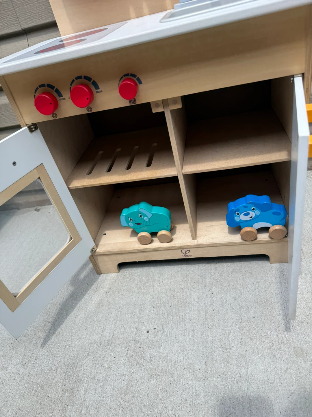 Hape Wooden Play Kitchen - photo 4