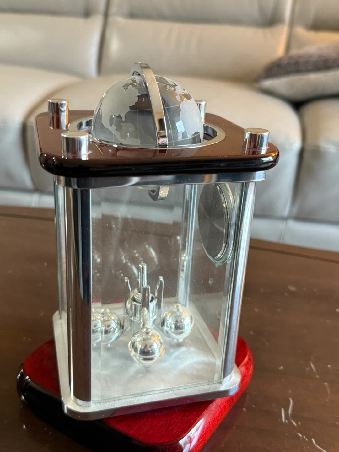 Montreaux Quartz Clock with Globe - photo 5