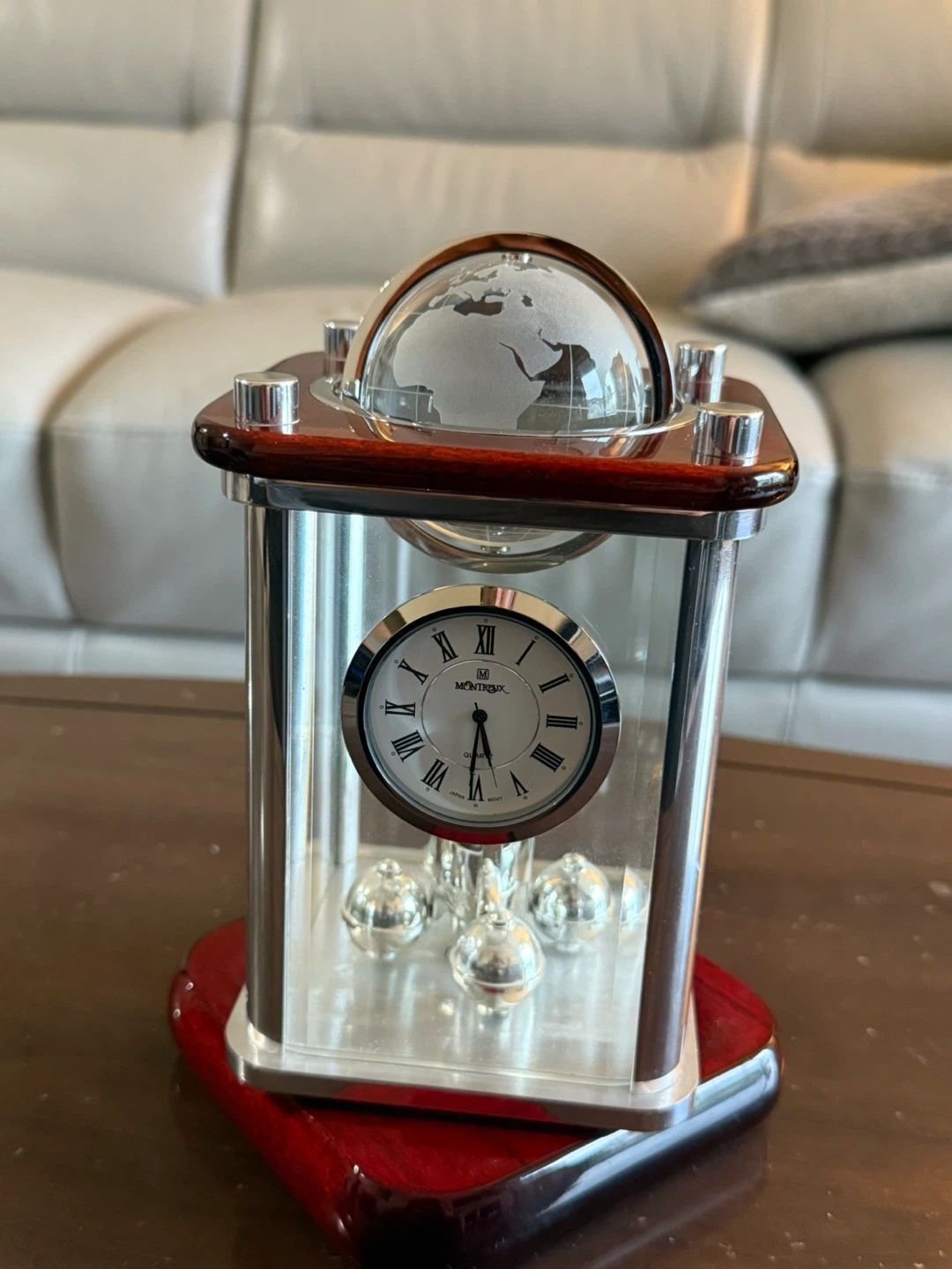 Montreaux Quartz Clock with Globe - photo 4