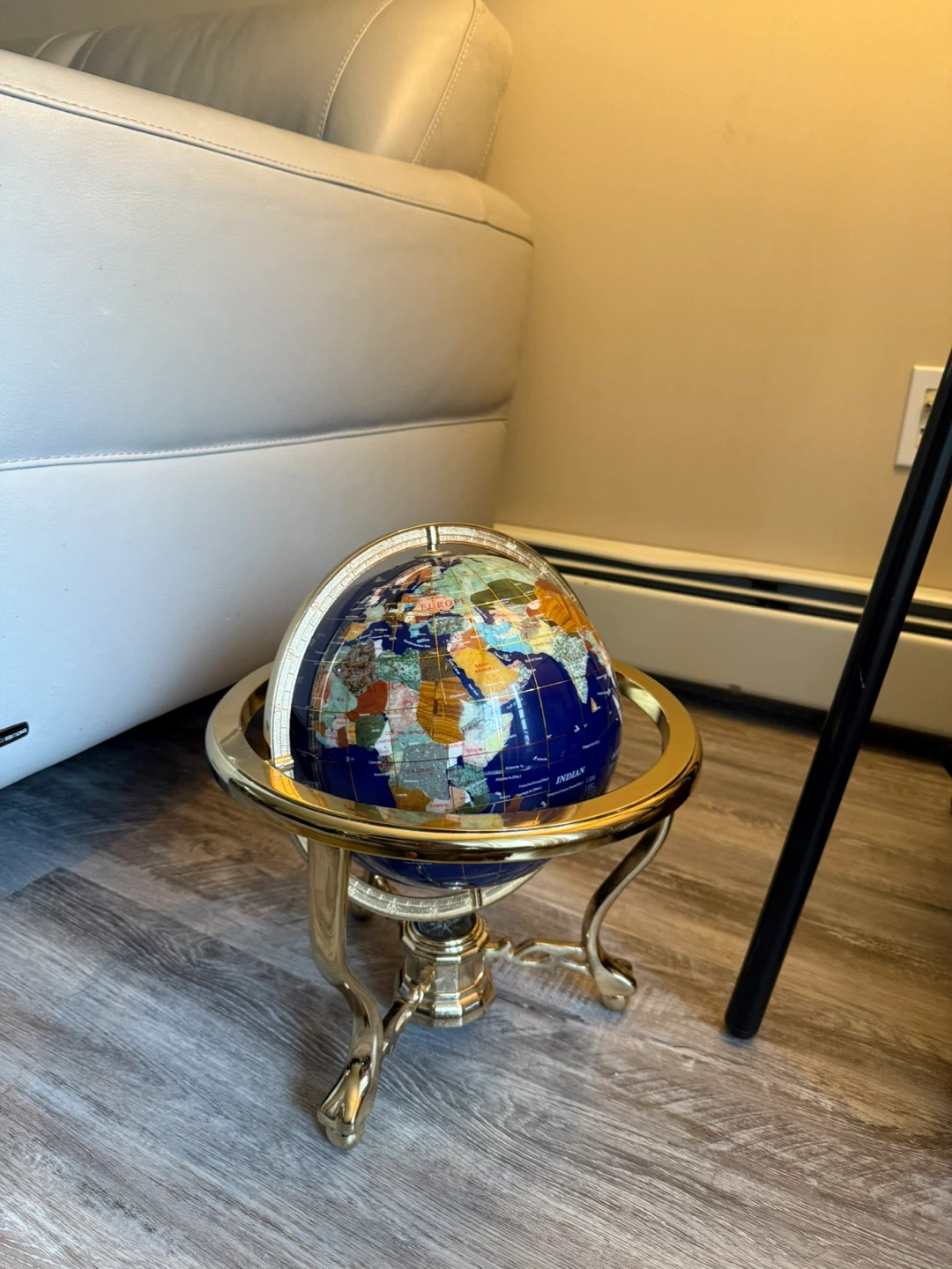 Large Gemstone Globe on Brass Stand – Excellent Condition - photo 2