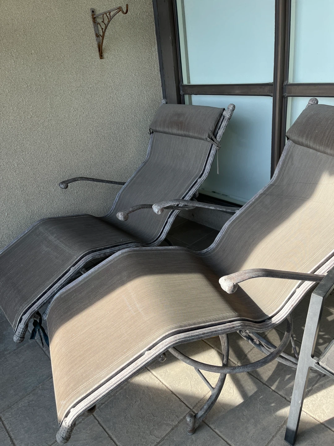 Rotating patio loungers (currently pending)