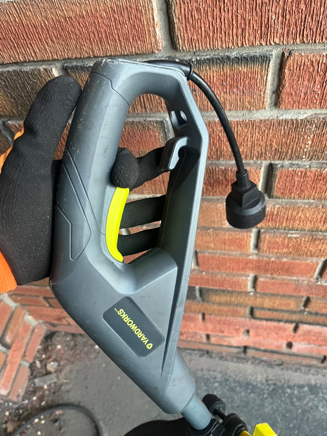 Yardworks Electric String Trimmer - photo 3