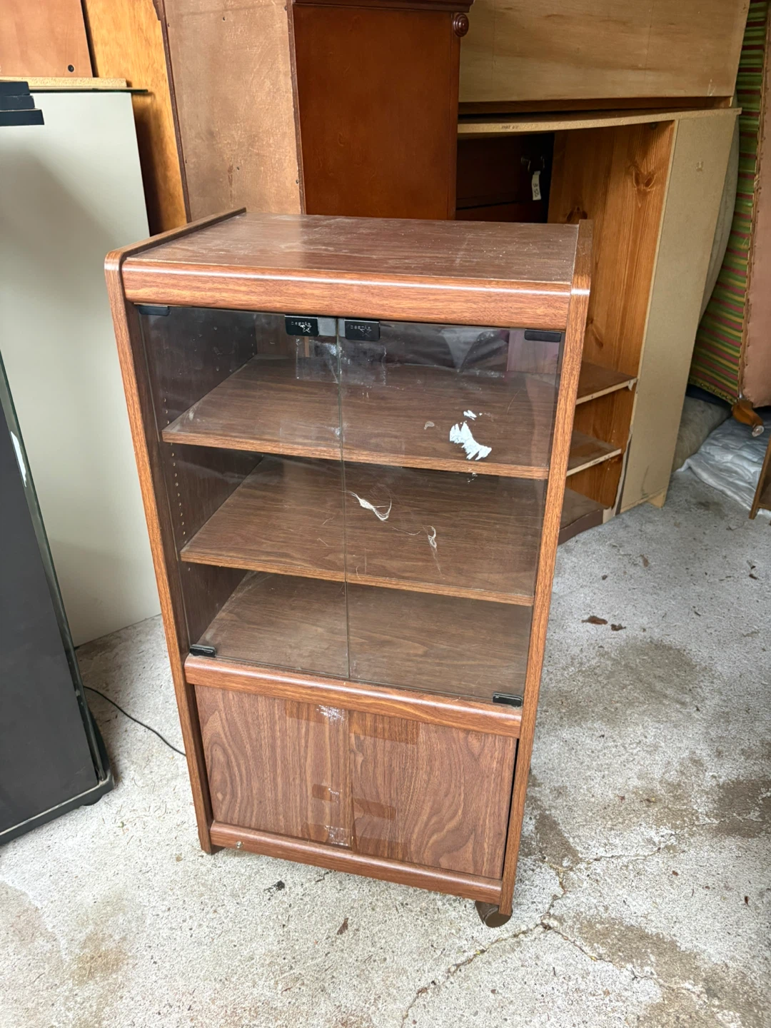 Drexel Bookcase with Glass Doors - photo 3