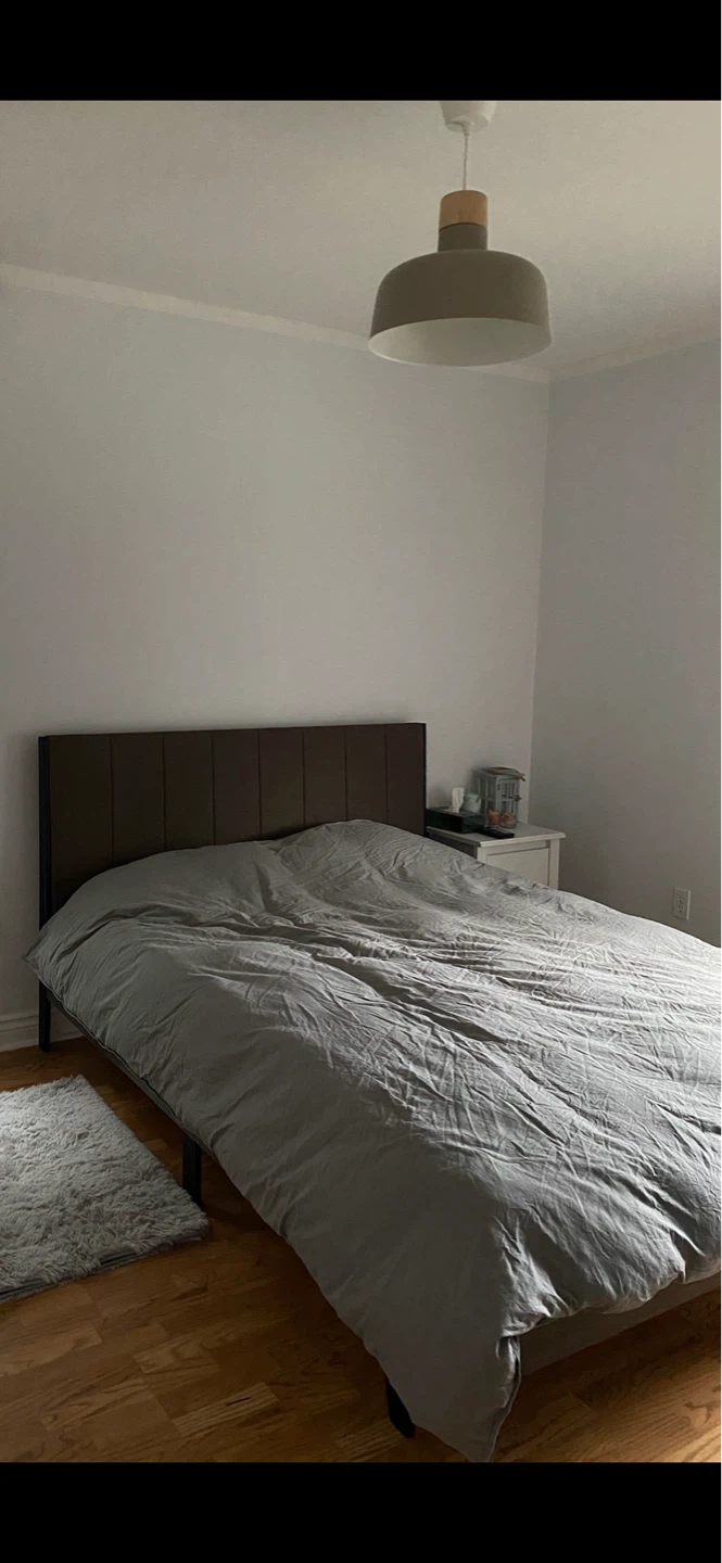 Queen bed frame and headboard - photo 2