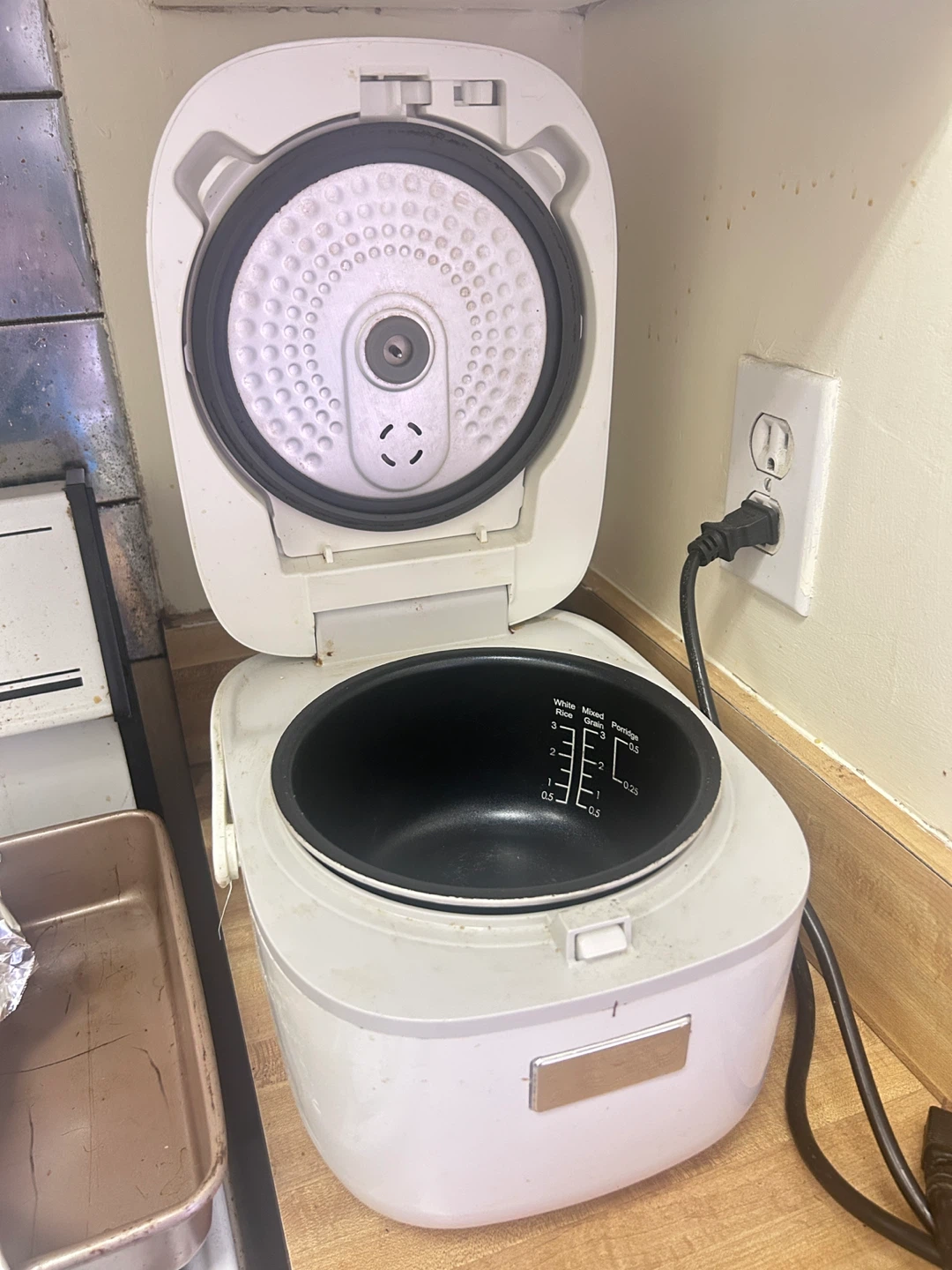 Toshiba 3 cups mini rice cooker - photo 2