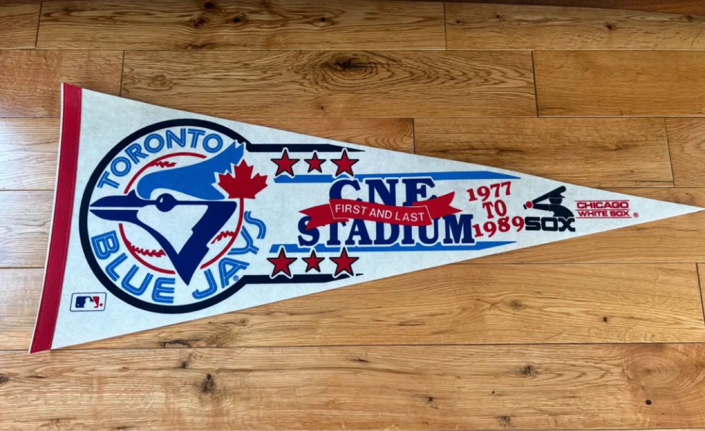 Vintage Toronto Blue Jays Felt Pennant Lot(4) - photo 2