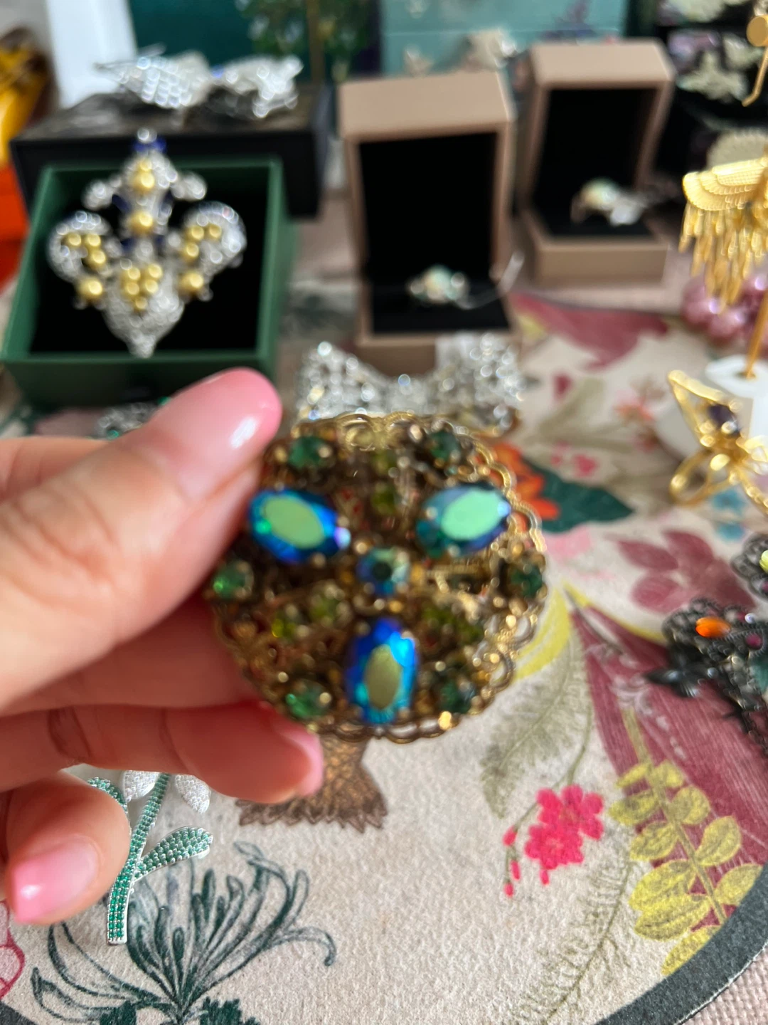 Assorted Brooch Lot - photo 2