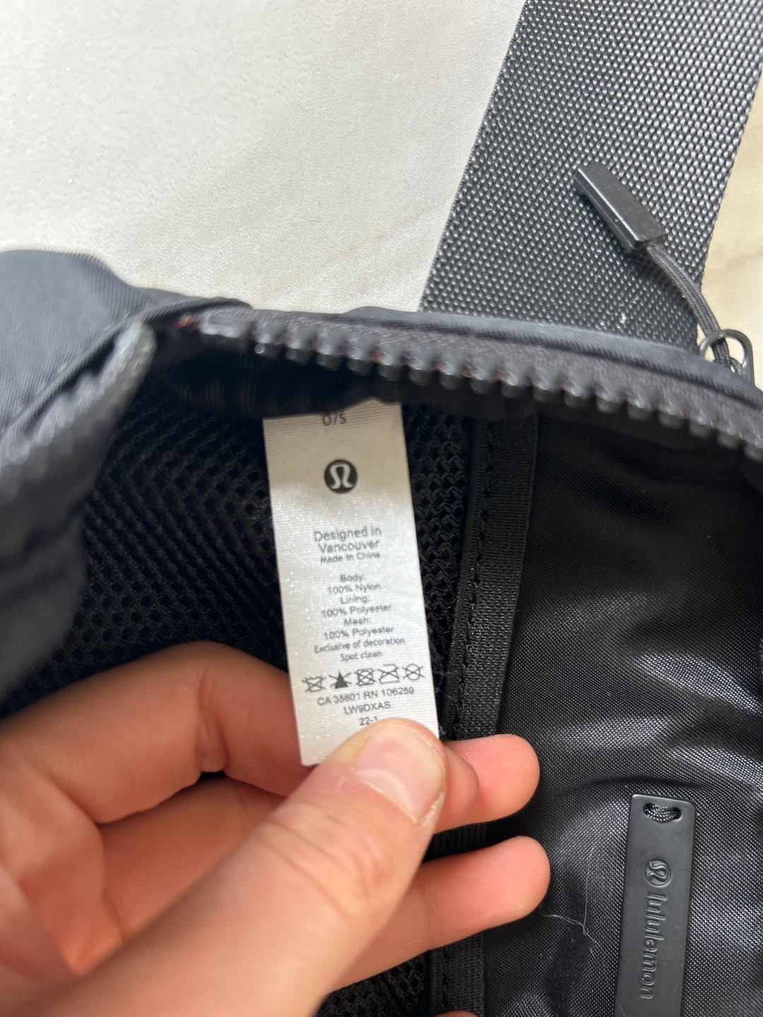 Lululemon Everywhere Belt Bag - photo 3