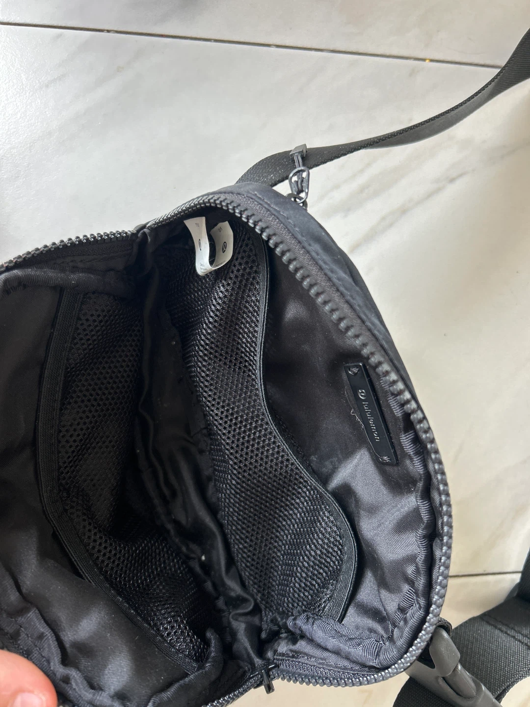 Lululemon Everywhere Belt Bag - photo 2