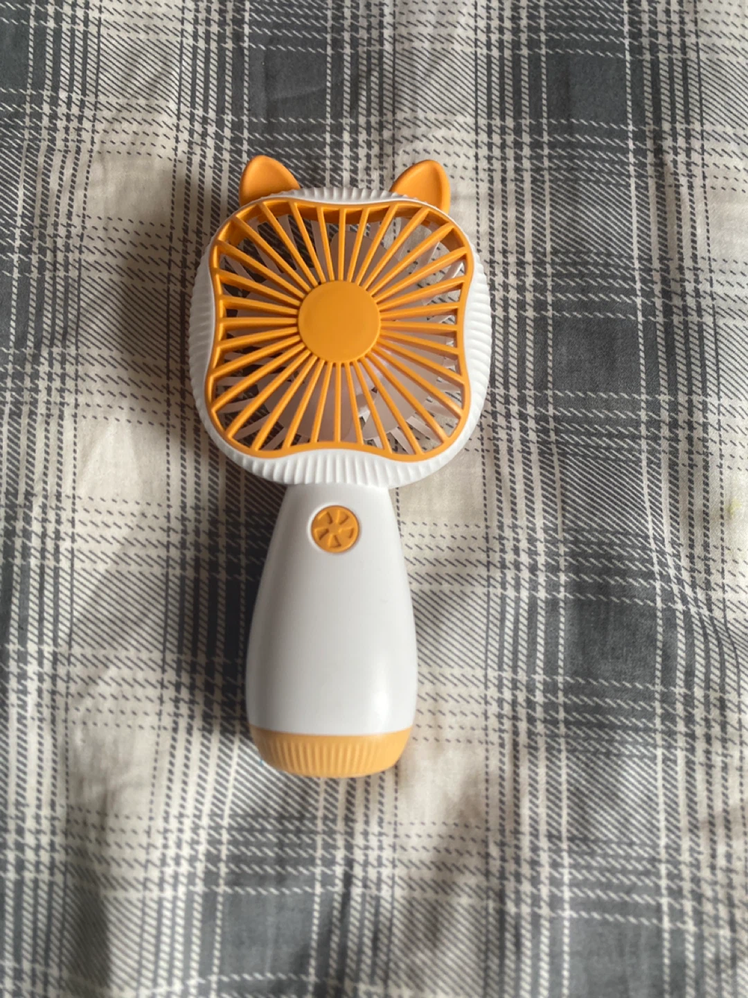 Ventilateur portable blanc et orange