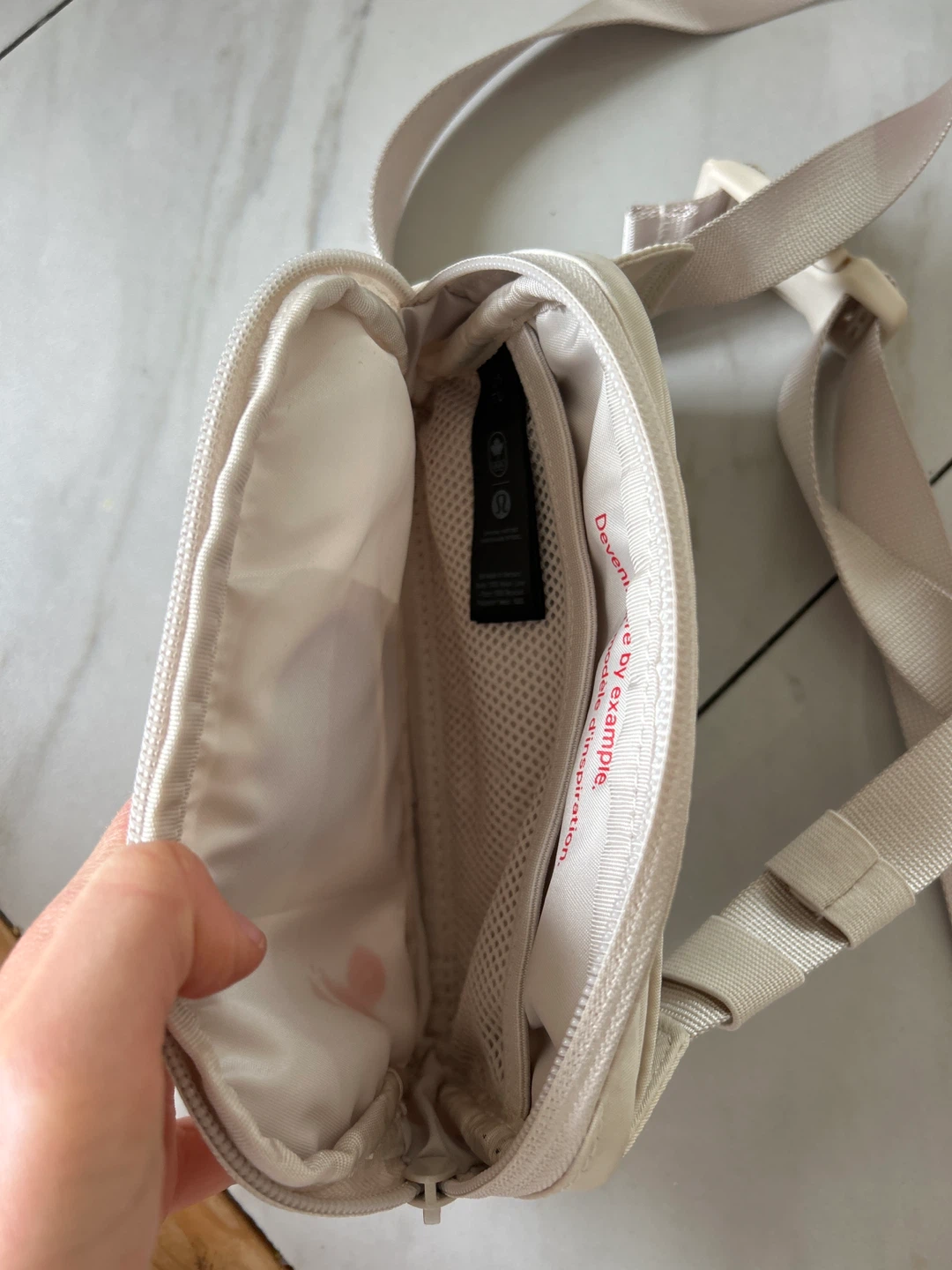 Lululemon Belt Bag - White /Olympic edition - photo 3