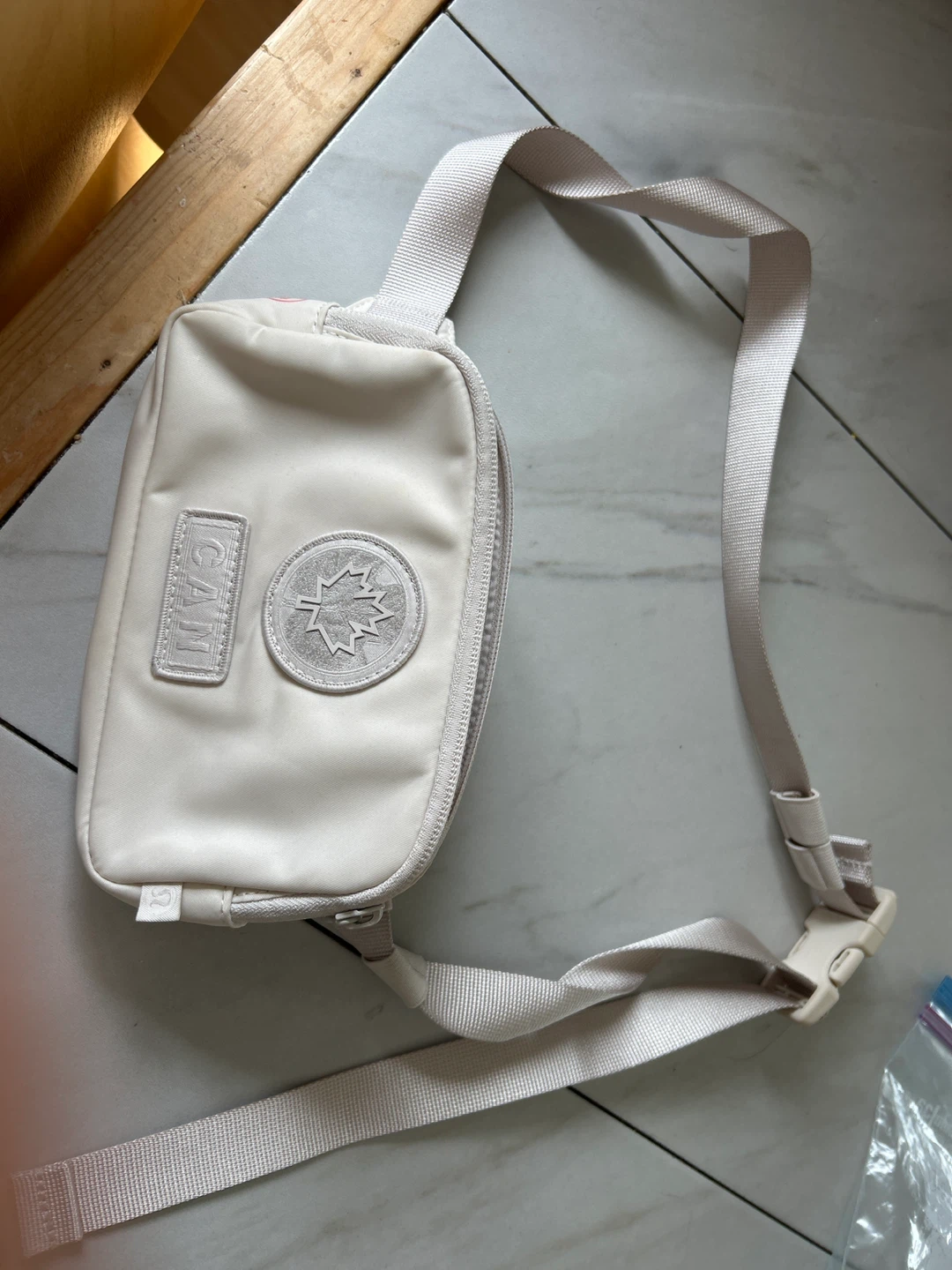 Lululemon Belt Bag - White /Olympic edition - photo 2
