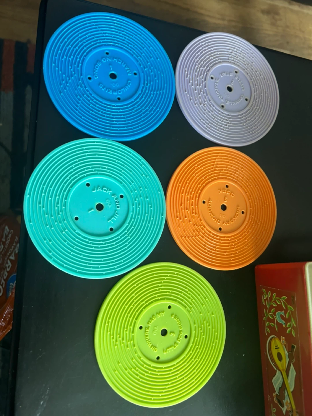 Fisher-Price Record Player with 5 Music Discs - photo 3