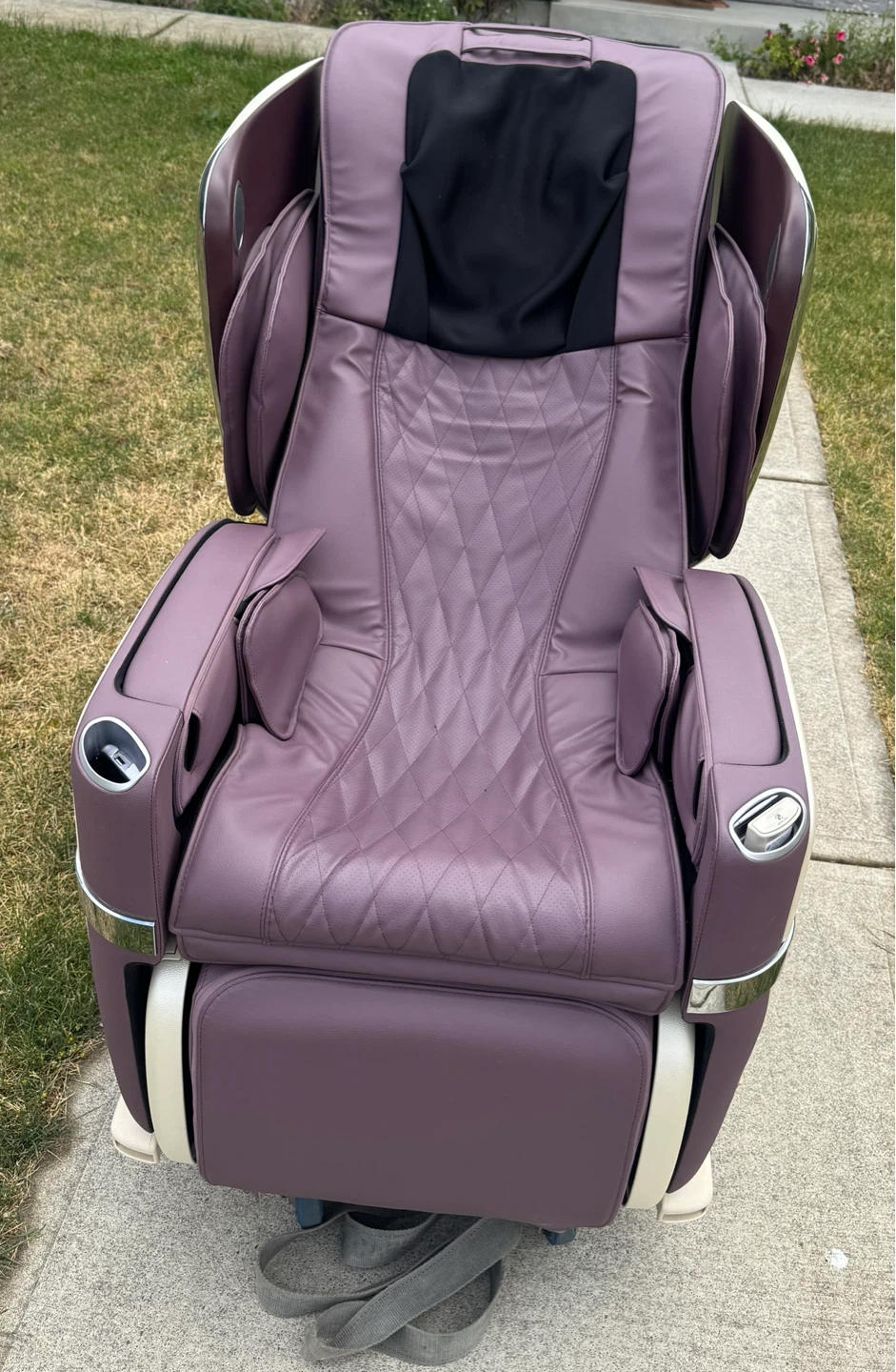 Luxury Massage Chair with Magnolia Design