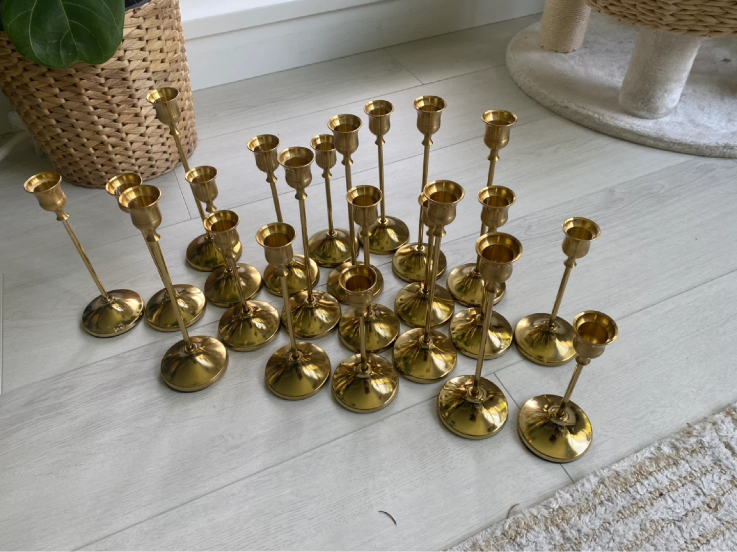 Set of 19 Brass Candlesticks - photo 2
