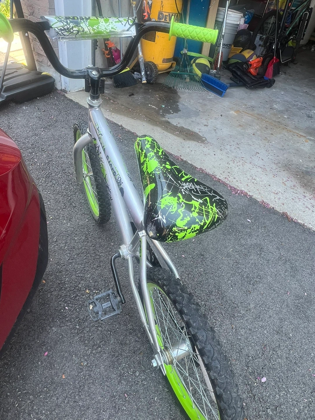 Kids' BMX Bike with Green Accents