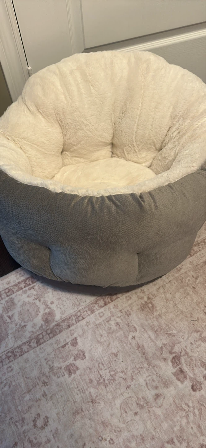 Cozy Plush Pet Bed 🐾