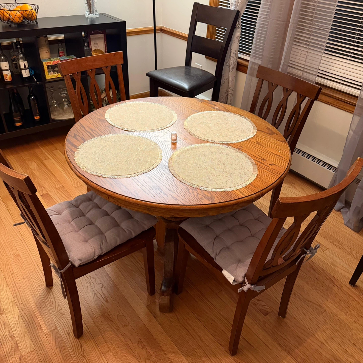 Round Oak Dining Table with 4 Chairs
