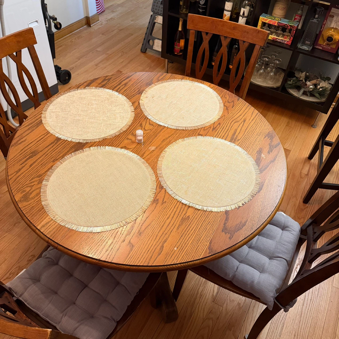 Round Oak Dining Table with 4 Chairs - photo 2