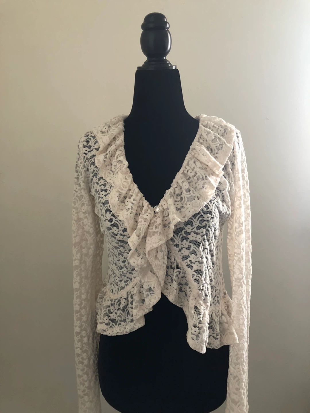 CUTE CREAM LACE CARDIGAN ‼️READ DESCRIPTION ‼️