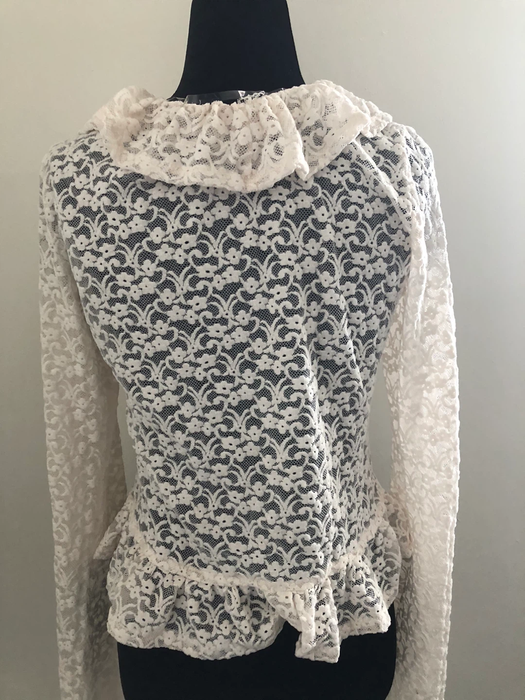 CUTE CREAM LACE CARDIGAN ‼️READ DESCRIPTION ‼️ - photo 2