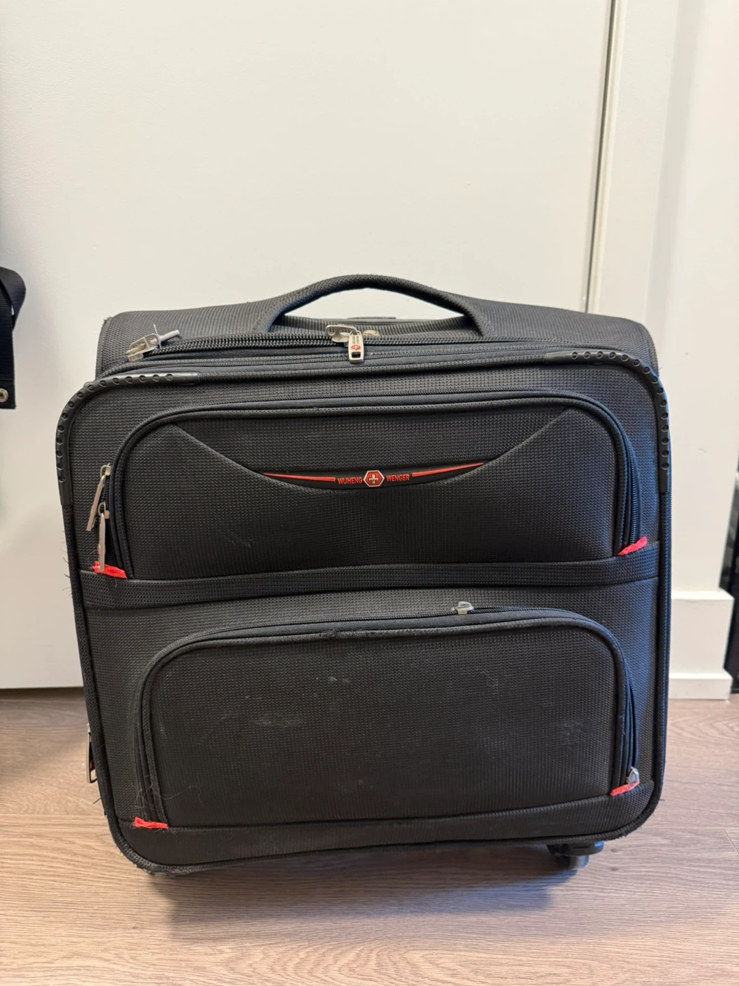 Victorinox Swiss Army 16-Inch Carry-On Spinner Suitcase