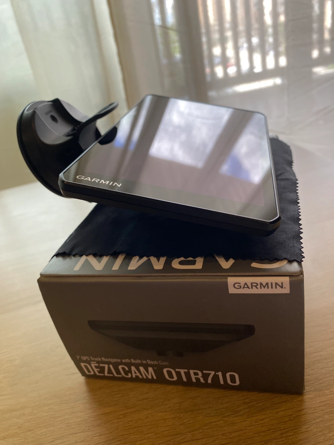 Garmin dēzlCam OTR710 – Excellent Condition - photo 2