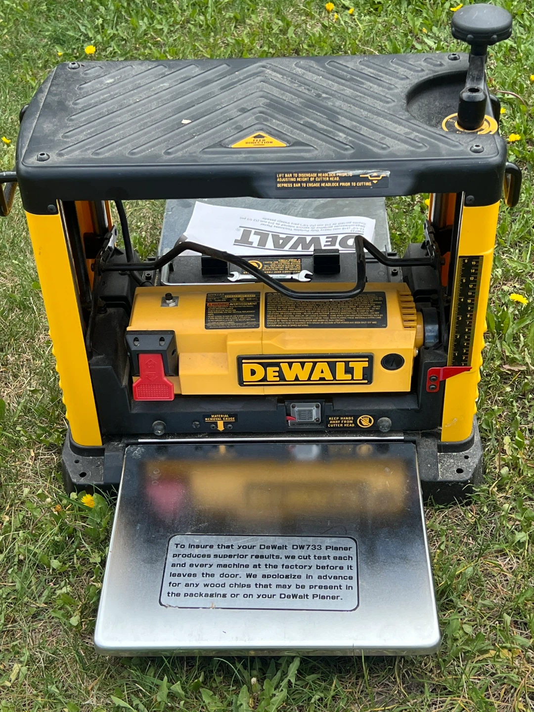 DEWALT DW733 12-1/2" Heavy Duty Portable Thickness Planer