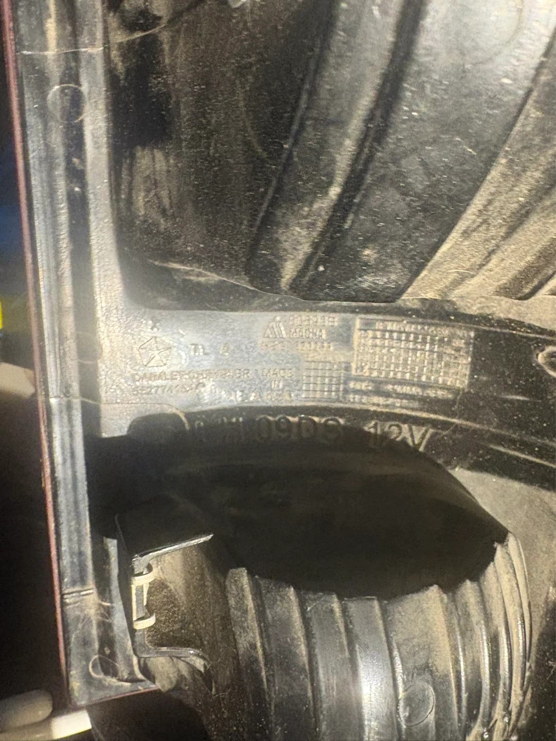 Chrysler Tail Light LH09DS 12V - photo 3